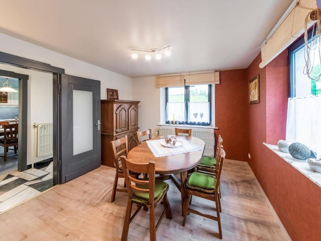 Atmospheric Holiday Home In B Llingen With Infrared Sauna Büllingen Eksteriør bilde